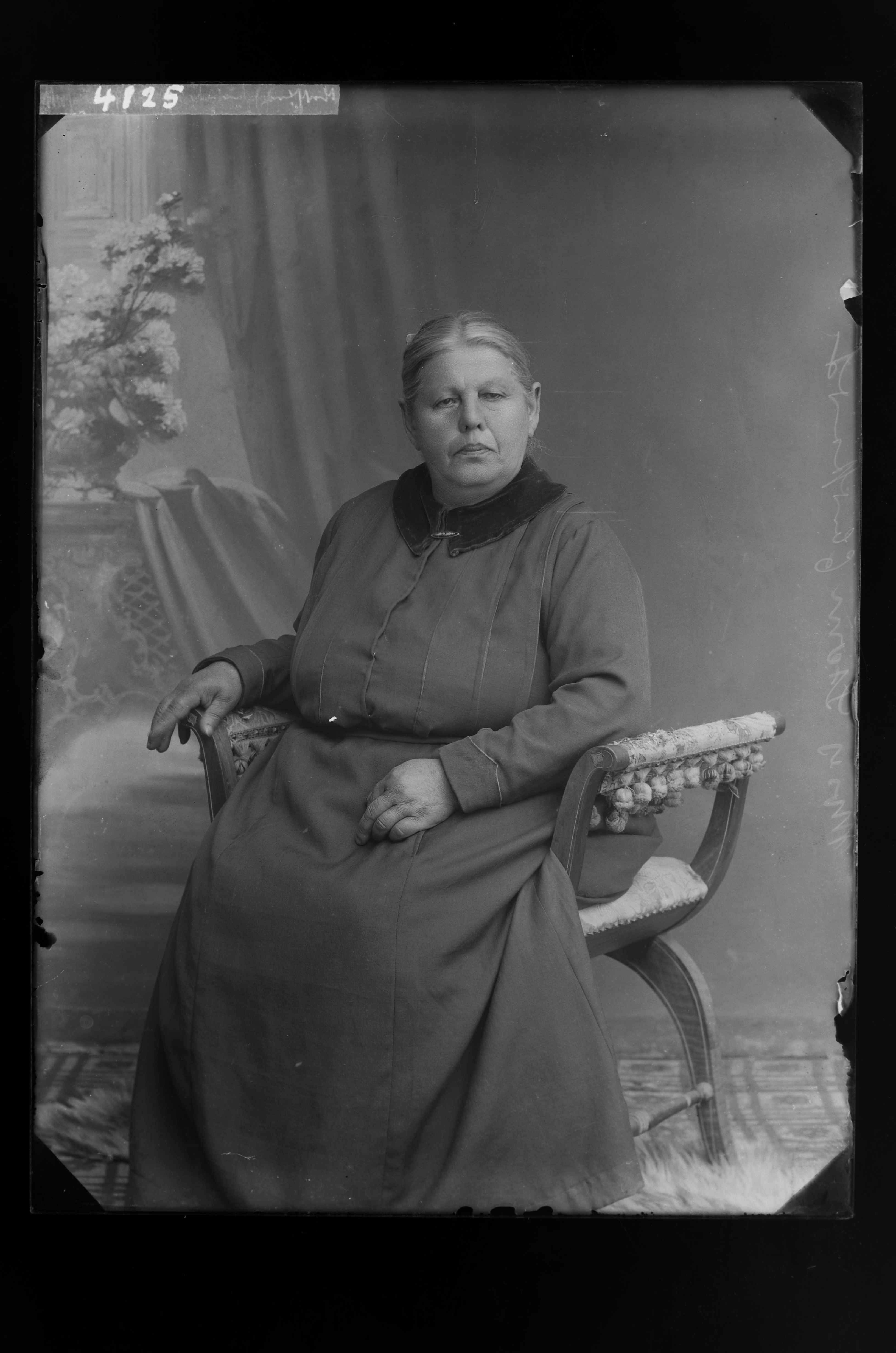 Die Witwe Susanna Stern um 1920.(Repro: Bezirksmuseum Buchen, Bildarchiv Karl Weiß)