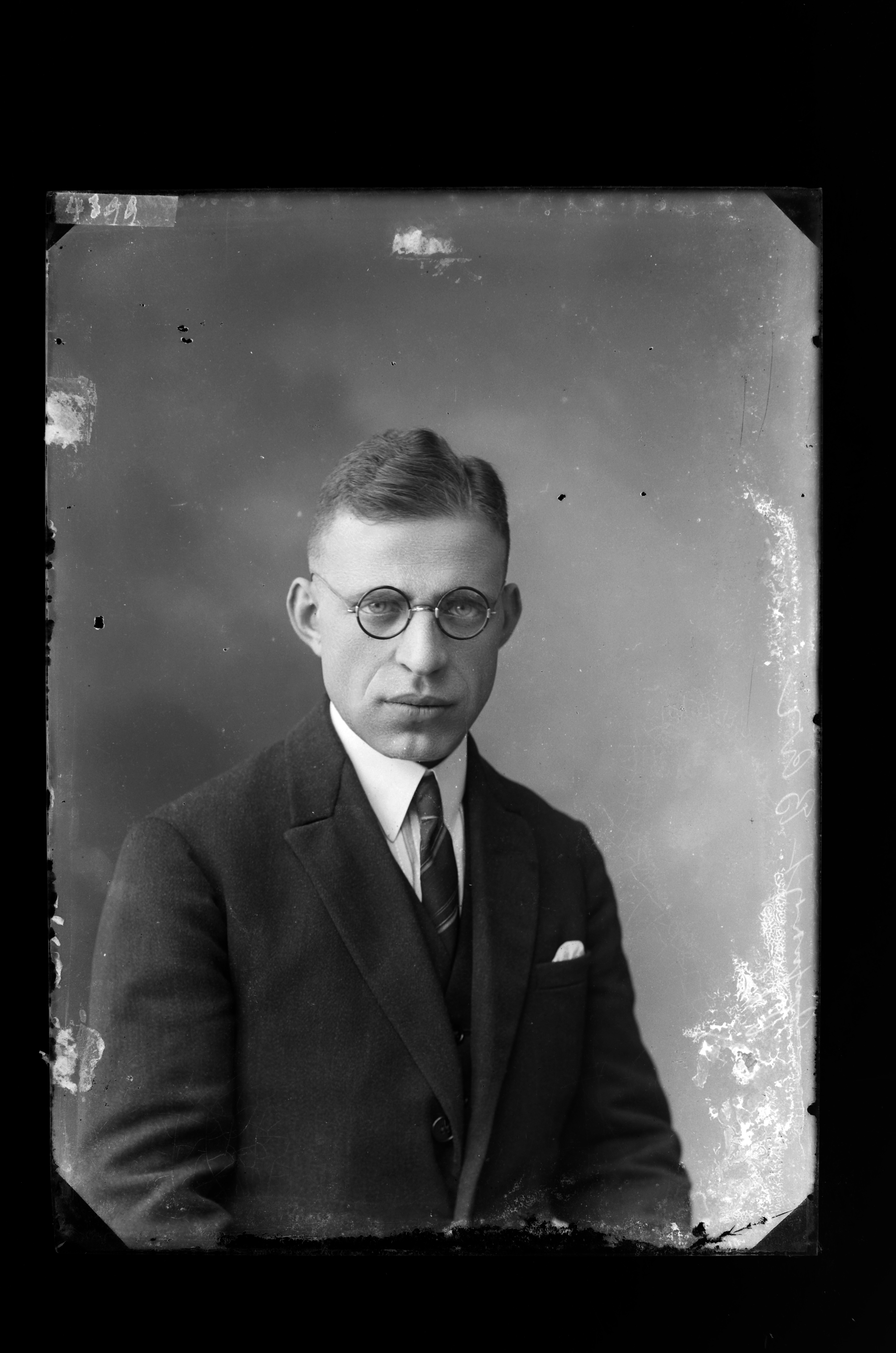 Der Zahnarzt Dr. David Bär etwa im Jahr 1930. (Repro: Bezirksmuseum Buchen, Bildarchiv Karl Weiß)