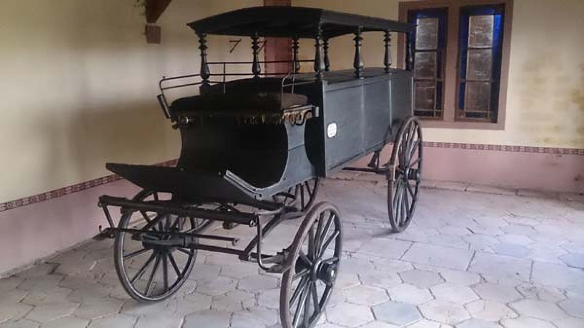 Der jüdische Leichenwagen nach der Restaurierung im Jahr 2019. (Stadtarchiv Buchen)
