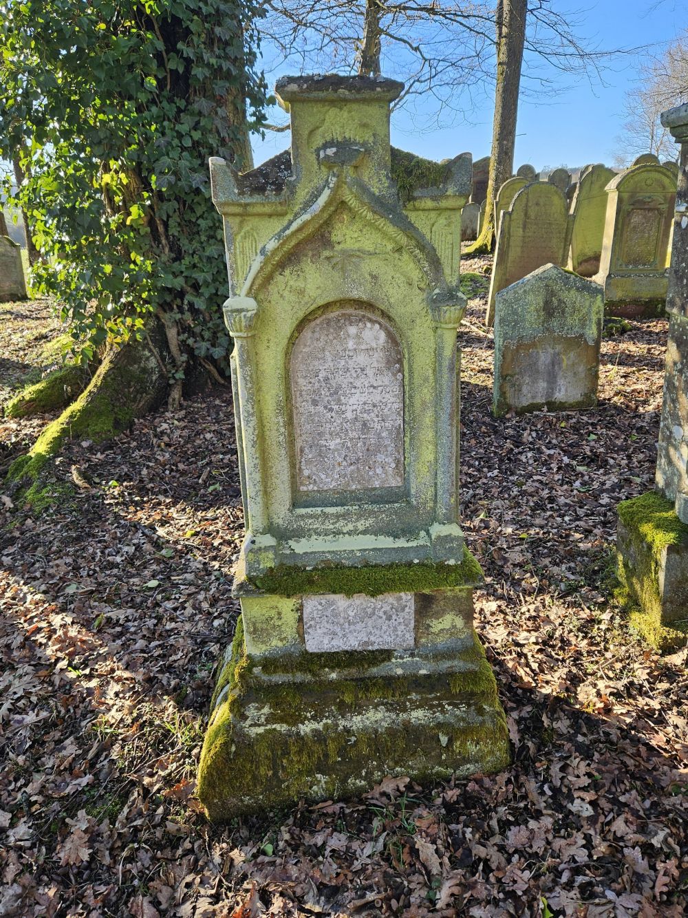 Grabstein von Israel Bär Bödigheim. (Foto: Stadtarchiv Buchen)
