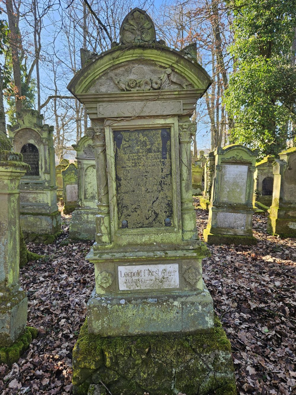 Grabstein von Leopold Flörsheimer, Grab-Nr. 683; Quelle: Stadtarchiv Buchen