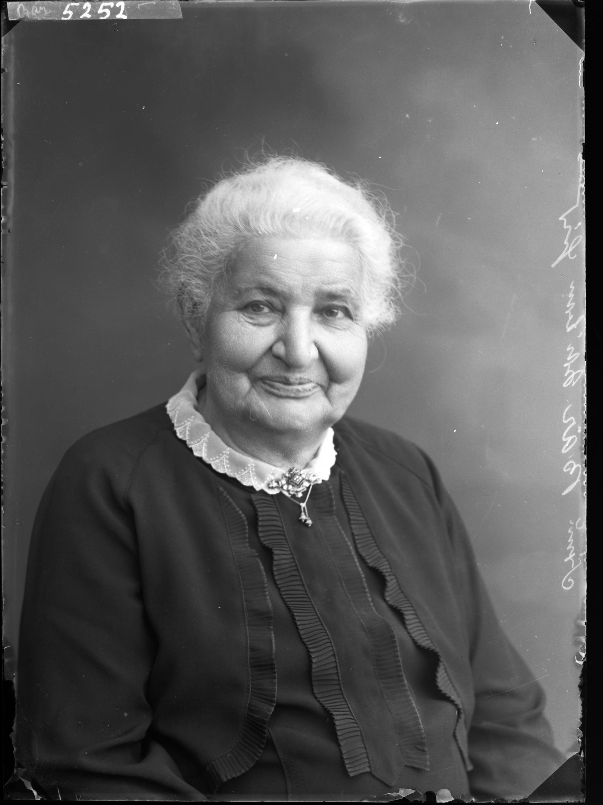 Witwe Jeanette Bär vermutlich zum Zeitpunkt ihres 80. Geburstags im Jahr 1935. (Repro: Bezirksmuseum Buchen, Bildarchiv Karl Weiß)