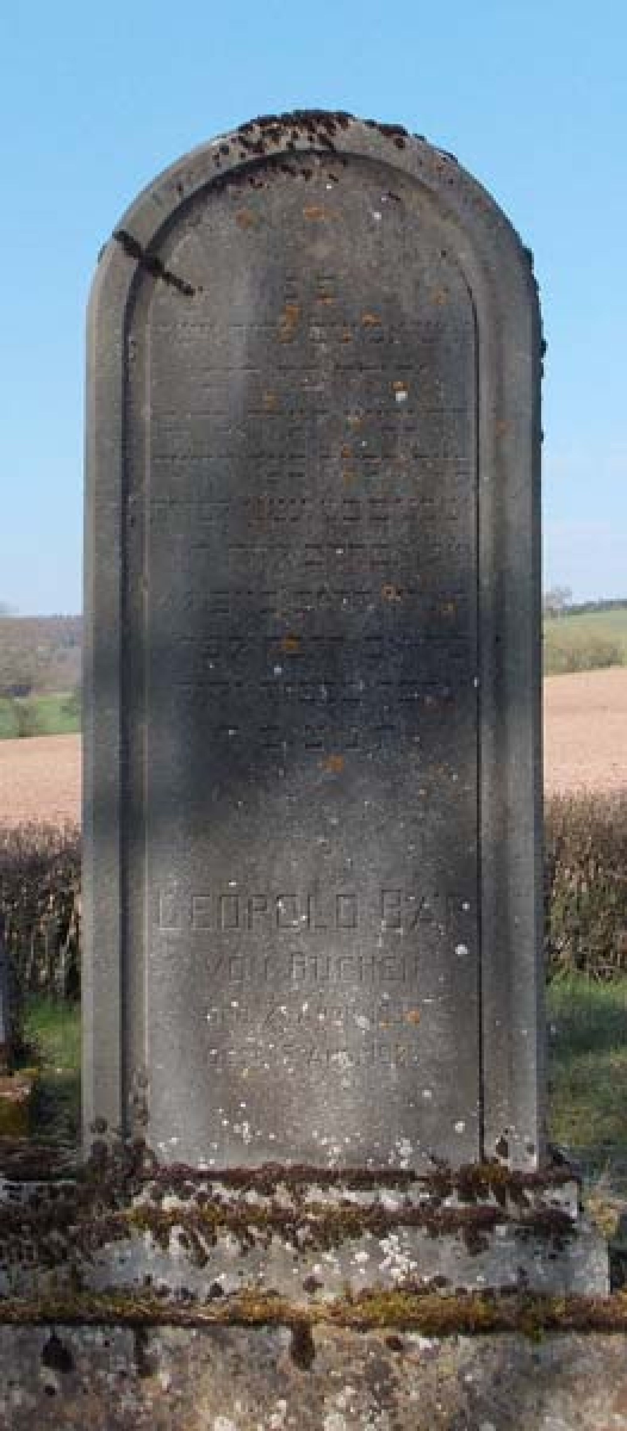 Der Grabstein von Leopold Bär. (Foto: Stadtarchiv Buchen)